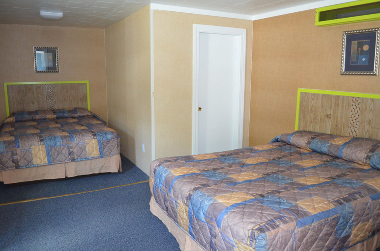 Bedroom 4, Carleton Circle Motel Falmouth, Barnstable