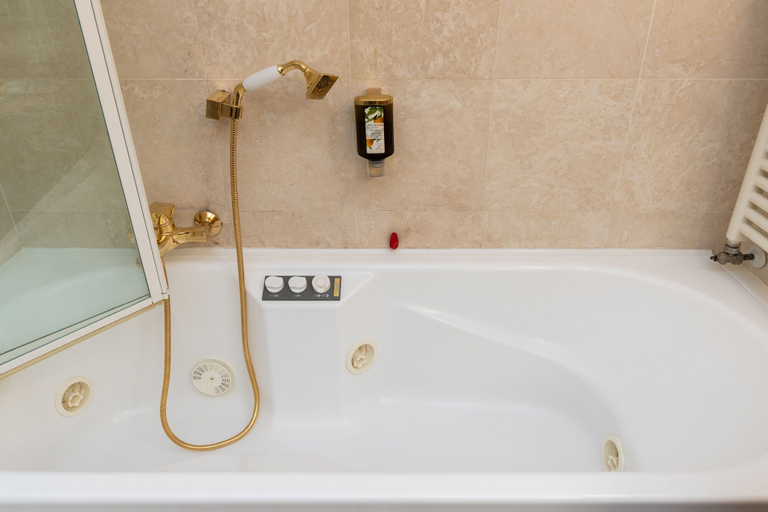 Bathroom 5, Hotel Galeazzi, Brescia