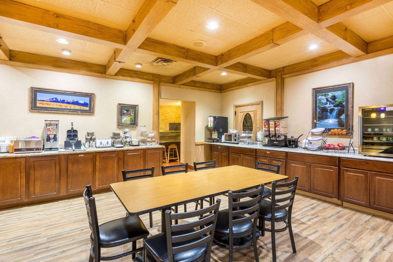 Food & Drinks 5, Baymont by Wyndham Fort Morgan, Morgan