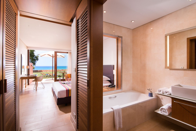 Bathroom 5, Kernos Beach, Crete
