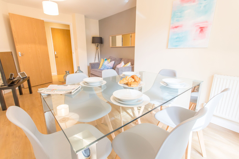 Food & Drinks, Razia Apartments, Oxfordshire