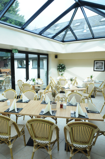 Food & Drinks 5, The Old Barn Inn, Newport