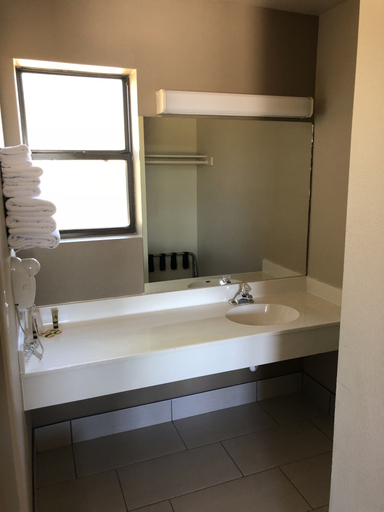 Bathroom 4, Mountain View Inn, Coconino