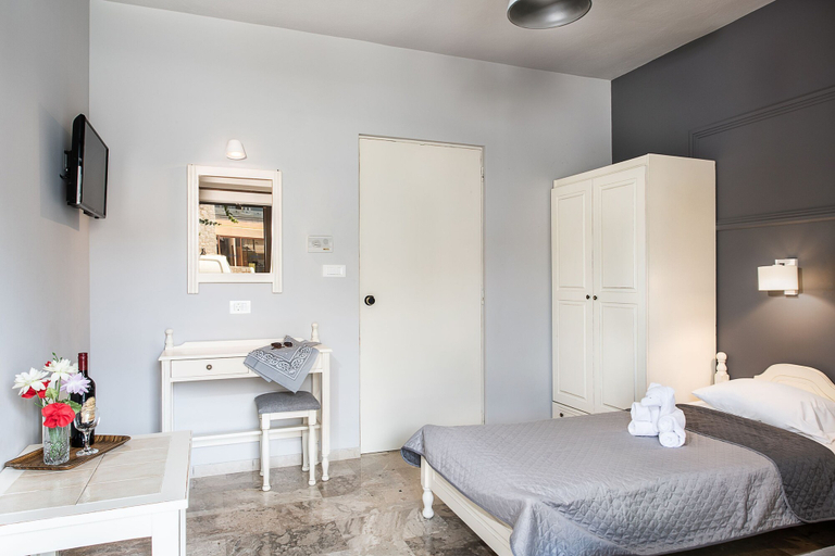 Bedroom 2, Hotel Koukouras, Crete