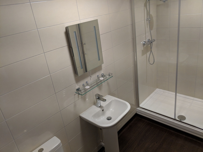 Bathroom 2, The Queens Head, Durham