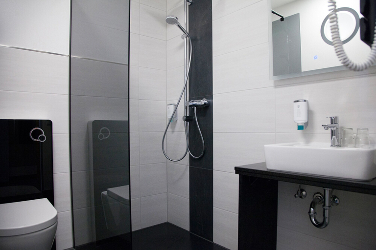 Bathroom 5, Hotel im Kaiserpark, Schmalkalden-Meiningen