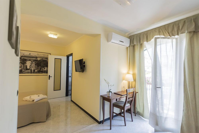 Bedroom 3, San Pietro, Syracuse