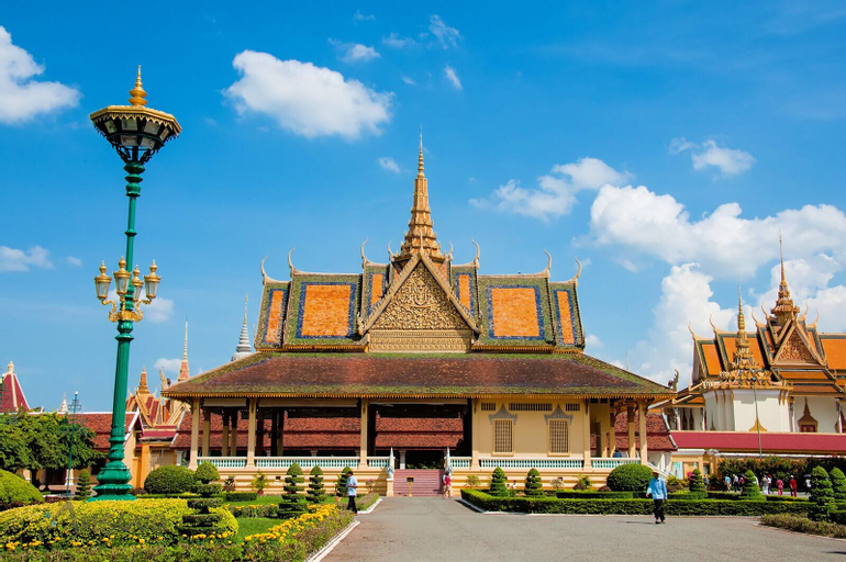 Exterior & Views 2, Penh House Hotel, Phnom Penh