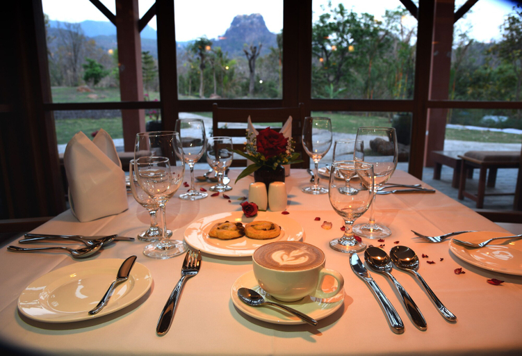 Food & Drinks 4, Popa Garden Resort, Myingyan