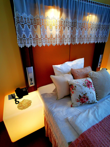 Bedroom 4, Hotel Tante Alma Mannheim, Mannheim