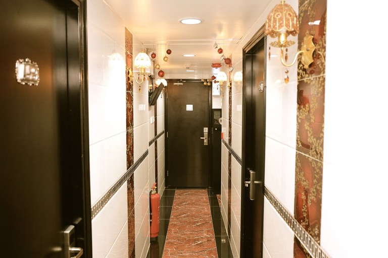 Others 4, Canada Hotel, Kowloon