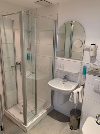 Bathroom 3, Hotel Well Garni, Bernkastel-Wittlich