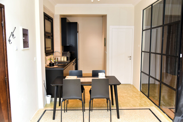 Others 5, Central apartment at Echarxia 2 beds for 4 pers, Attica