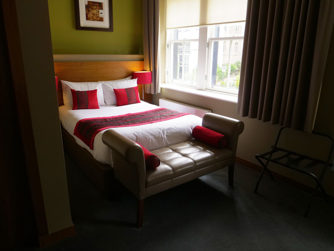 Bedroom 4, Orocco Pier, Edinburgh