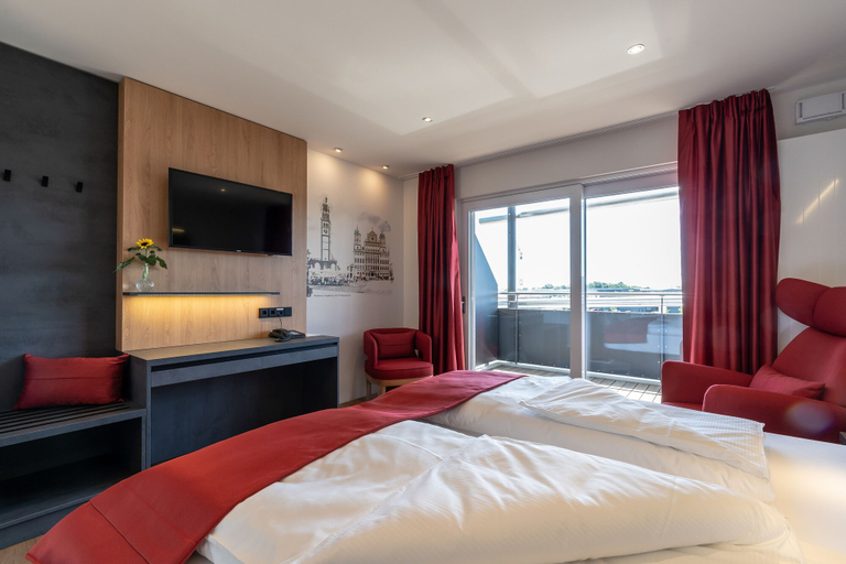 Bedroom 4, Augsburg Hotel Sonnenhof, Augsburg