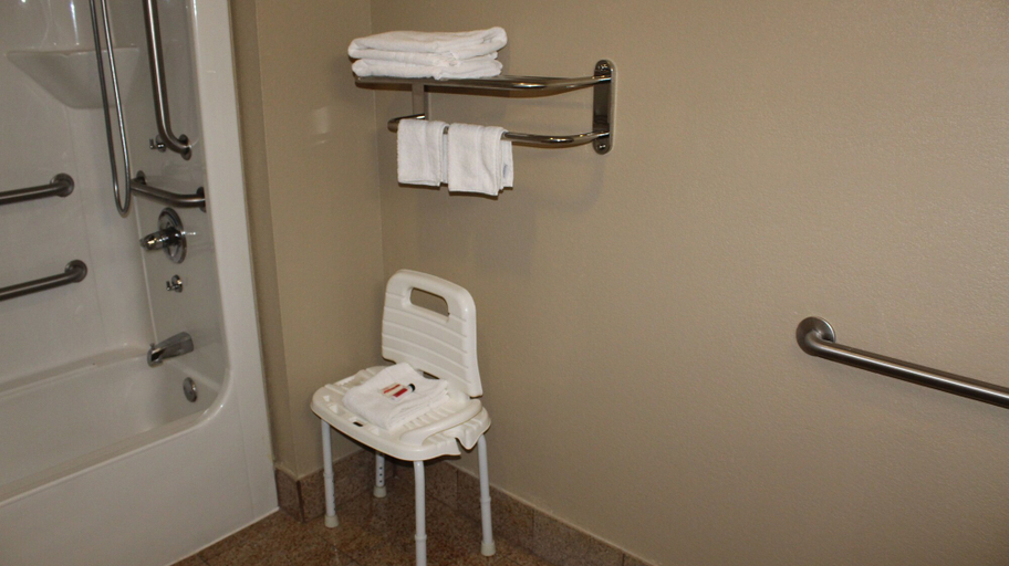 Bathroom 4, Super 8 by Wyndham Mobile/Tillmans Corner, Mobile