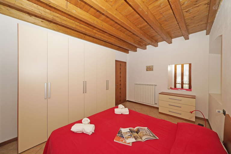 Bedroom 5, Casa Matisse in Toscolano Maderno, Brescia