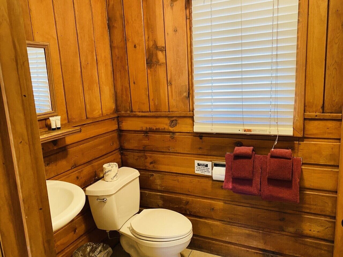 Bathroom 3, Bear Creek Resort, San Bernardino