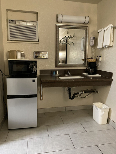 Bathroom 4, Motel In The Pines, Coconino
