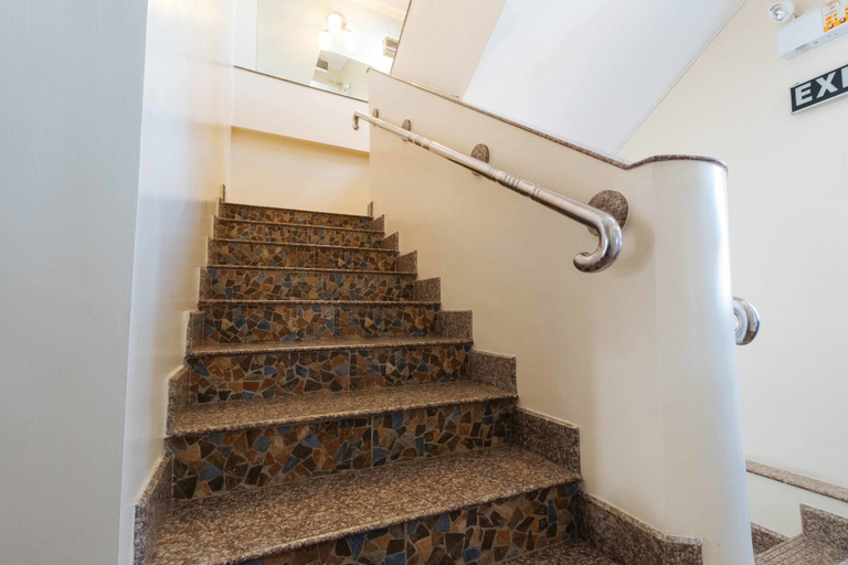 Others 4, RedDoorz near Arca South Taguig, Taguig