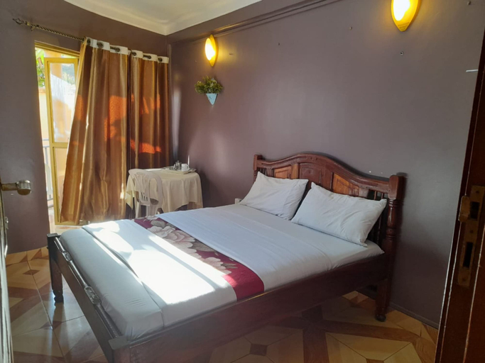 Bedroom 1, Twin Tower Gardens Hotel, Kampala