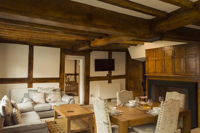 Food & Drinks 5, The Three Gables, Warwickshire