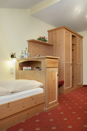 Bedroom 3, Hotel Zur Post Rohrdorf, Rosenheim