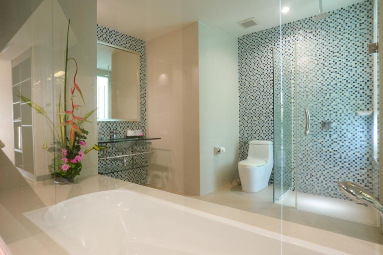 Bathroom 5, A2 Pool Resort, Phuket Town - scheduled shuttle to Phuket Old Town, Phuket Island