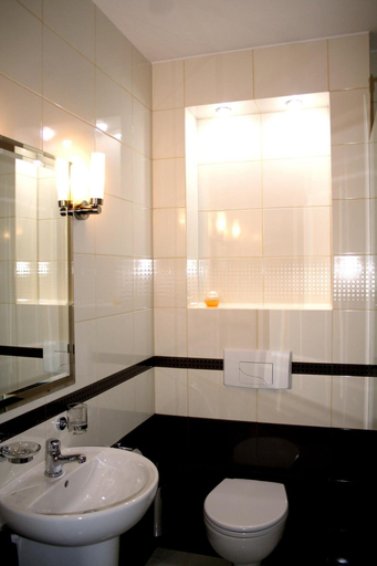 Bathroom 4, Villa Karmelia, Sławno