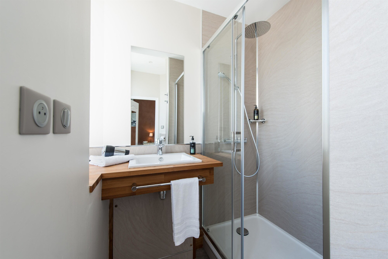 Bathroom 4, Best Western Hotel De La Plage, Loire-Atlantique