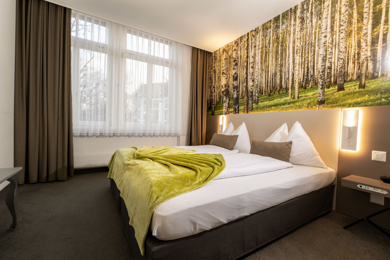 Bedroom 3, Hotel Waldhorn, Bern