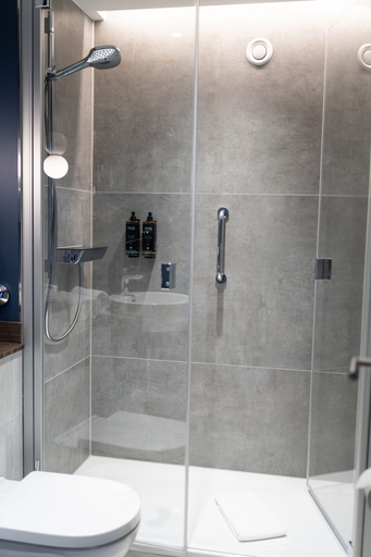 Bathroom 5, Mercure Hotel Mainz City Center, Mainz