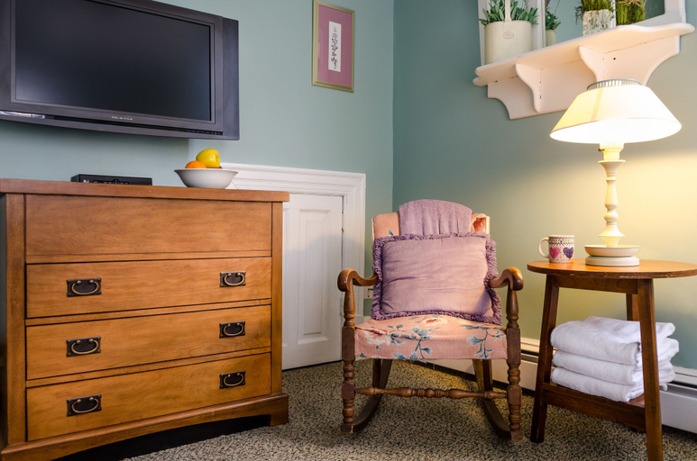 Others 5, The Carisbrooke Inn, Atlantic