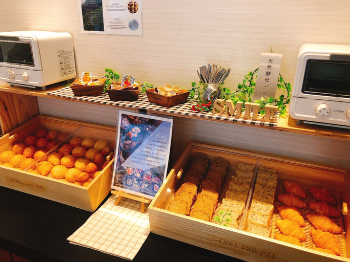 Food & Drinks 9