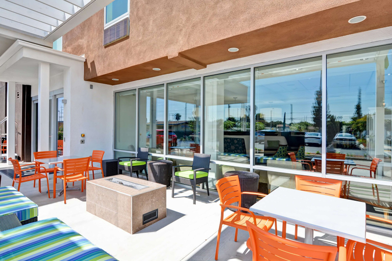 Food & Drinks 5, Home2 Suites by Hilton Azusa, Los Angeles