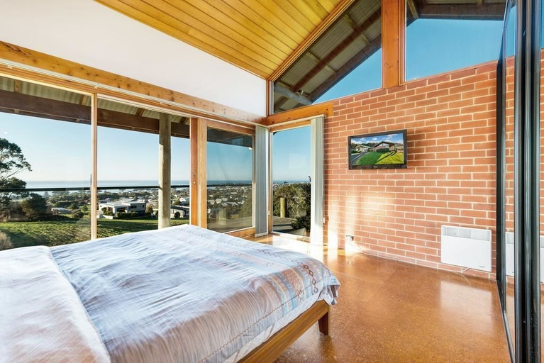 Bedroom 3, Apollo Panorama Guesthouse, Colac-Otway - South