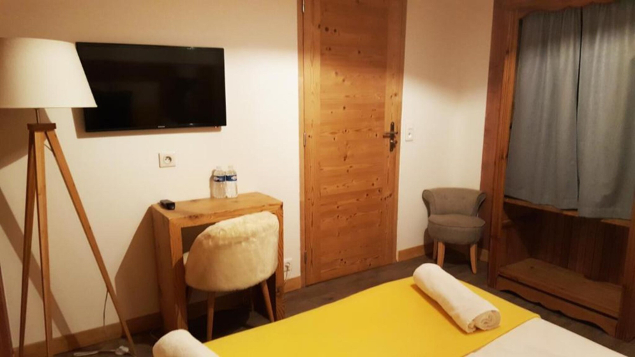 Bedroom 3, Hôtel du Clocher, Haute-Savoie