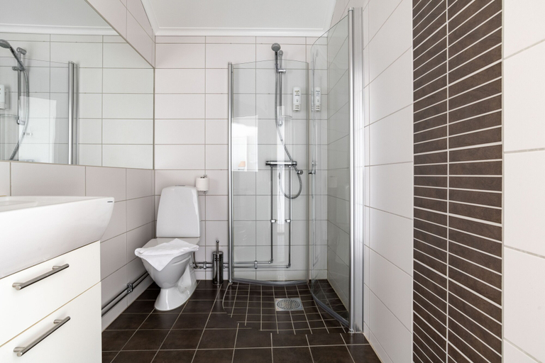 Bathroom 3, Bryggan Fjällbacka, Tanum