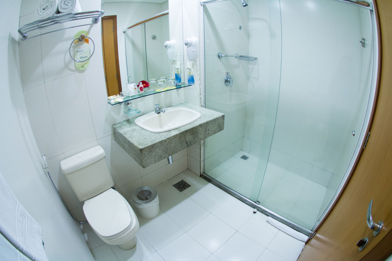Bathroom 5, Comfort Hotel Manaus, Maués