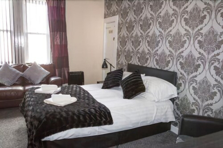 Bedroom 3, The Crown Hotel, Dumfries and Galloway
