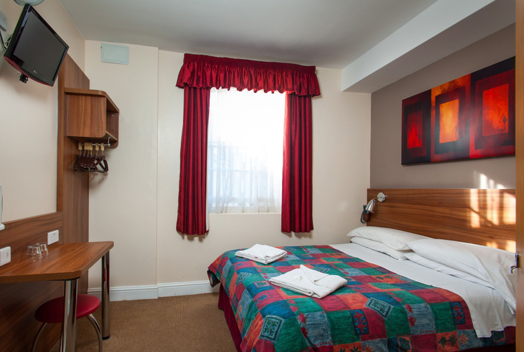 Bedroom 4, The Dover, London