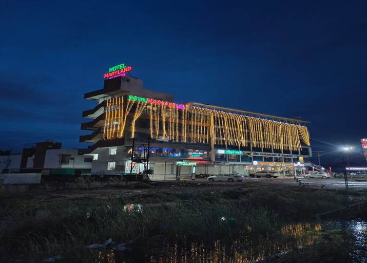Exterior & Views 2, Hotel Maryland by Sky Stays, Vadodara