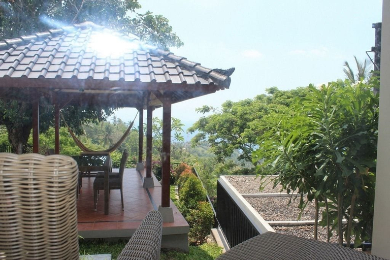 Exterior & Views 7