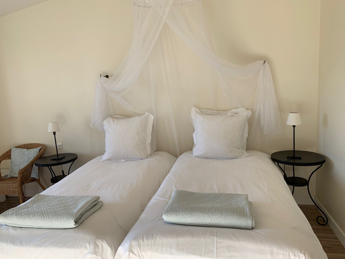 Bedroom 5, Le Four à Pain - Chambres d'Hôtes, Charente-Maritime