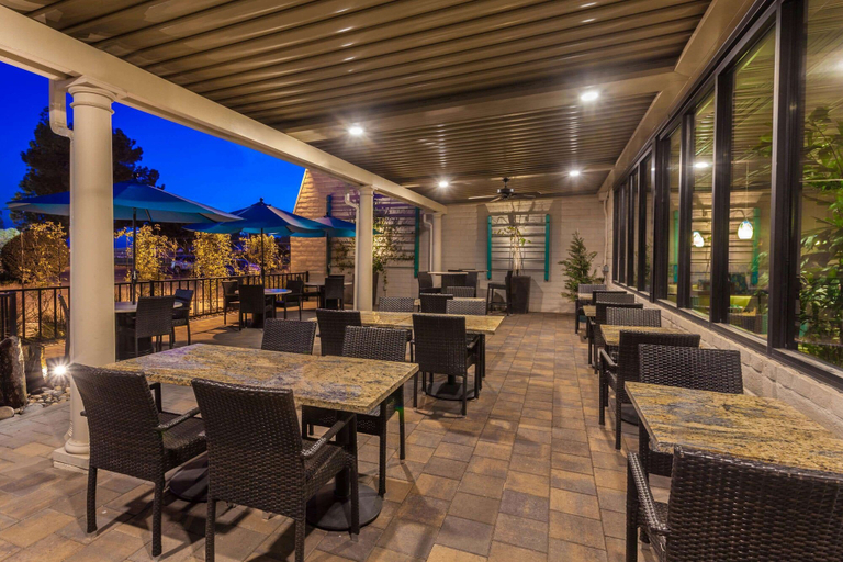 Food & Drinks 5, Wyndham Visalia, Tulare