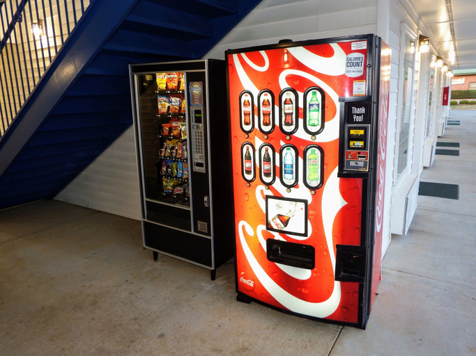 Food & Drinks 4, Baymont by Wyndham Florence/Muscle Shoals, Lauderdale