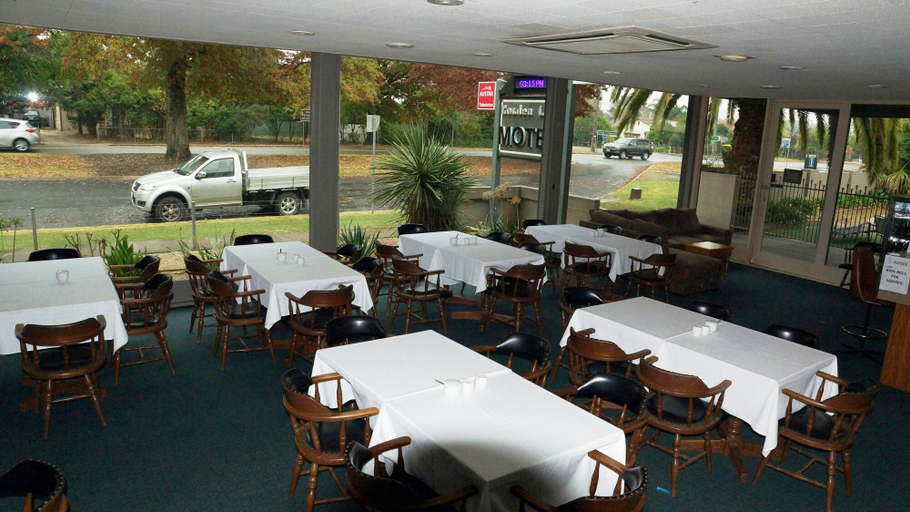 Food & Drinks 4, Golden Leaf Motor Inn, Alpine- West