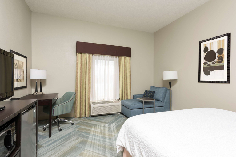 Bedroom 3, Hampton Inn Detroit/Roseville, Macomb
