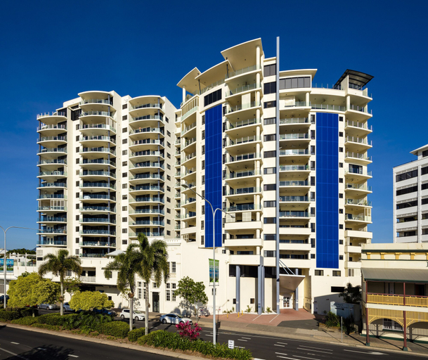 Exterior & Views 2, Jack & Newell Holiday Apartments, Cairns