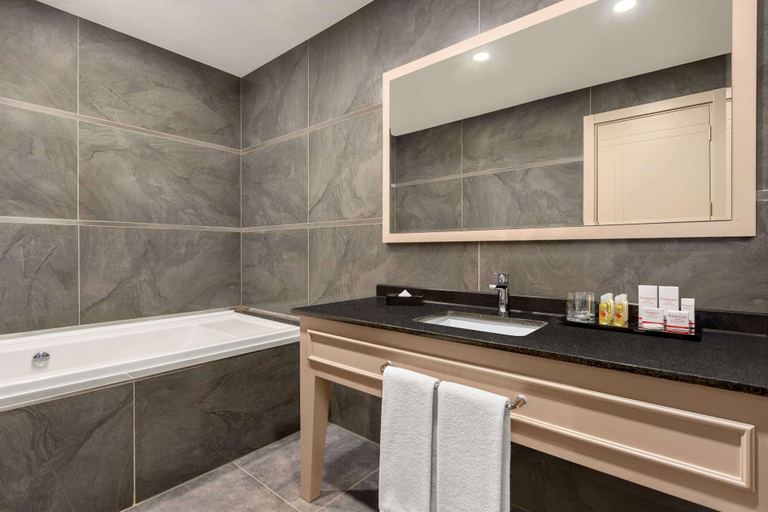 Bathroom 5, Ramada by Wyndham Adiyaman, Merkez